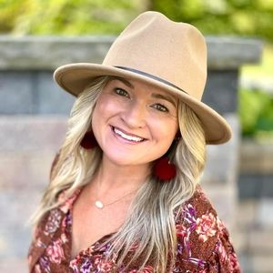 Meet your Posher, Melissa